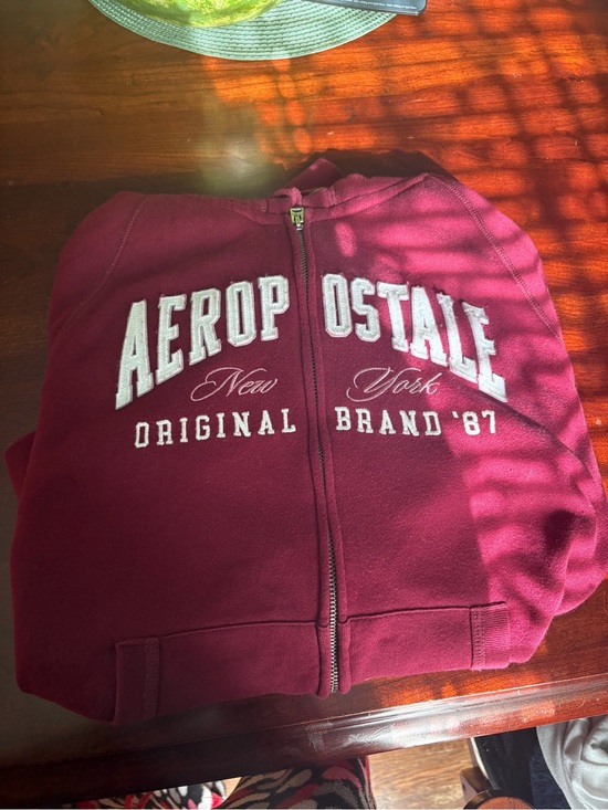 Aeropostale Sweaters - XL Aeropostale Burgundy Zip Up🍓 !!